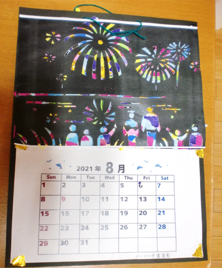 夜空を彩る花火を打ち上げましょう 7月カレンダー制作 株式会社東日本福祉経営サービス 新潟 東京 埼玉 千葉県内で有料老人ホーム デイサービス グループホーム等を運営