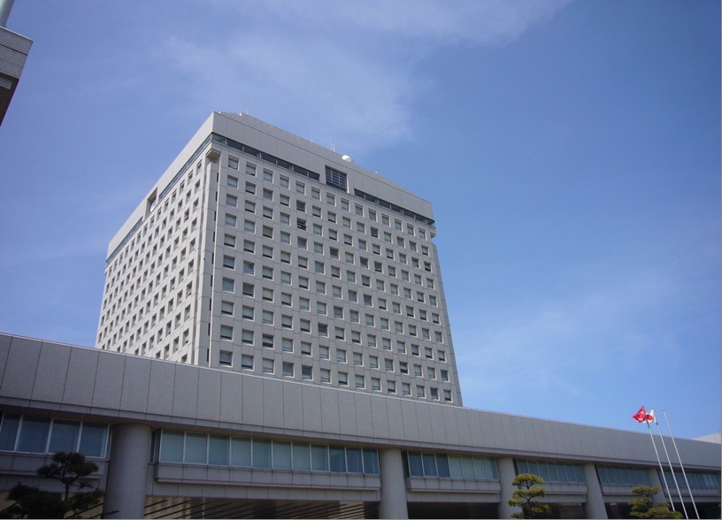 「新潟県庁展望回廊見学とお花見」 - 株式会社東日本福祉経営サービス | 新潟、東京、埼玉、千葉県内で有料老人ホーム・デイサービス・グループ ...