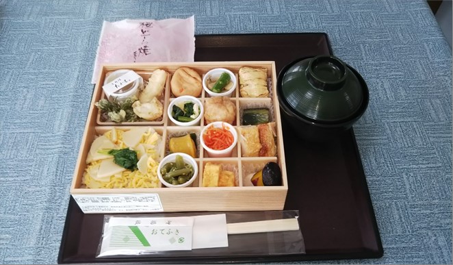 4月1日「お花見弁当」で大満足！