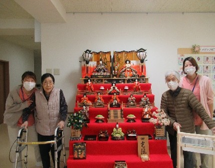 お雛様を飾りました✨